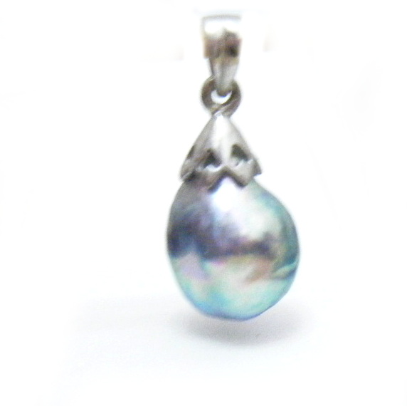 Akoya Pendants and Enhancers